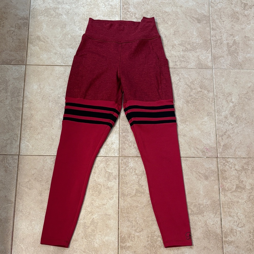 Bombshell maroon/red leggings w/Blk stripe - Picture 3 of 6